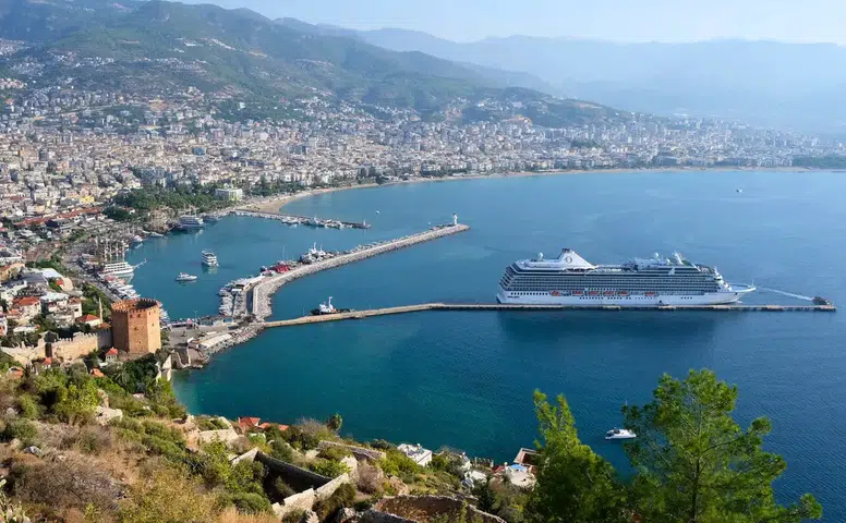 Rusların Alanya Sevdası Bitmiyor! 15 Bin Konutla Rekor Kırıldı