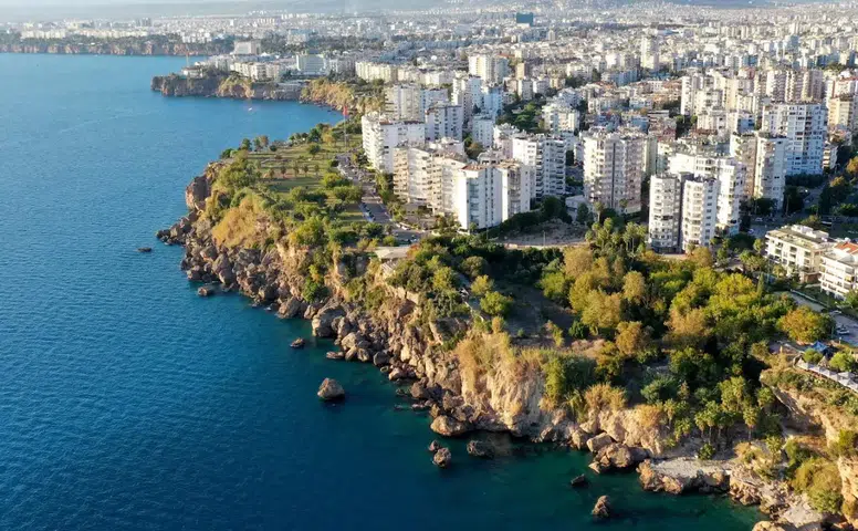 Denizin Üzerindeki Şehir: Muratpaşa