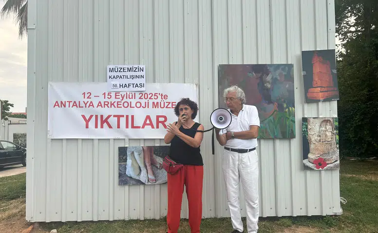 Antalya Arkeoloji Müzesi’nde Bir Yıllık Mücadele! Savunucular Yeniden Müze Önünde