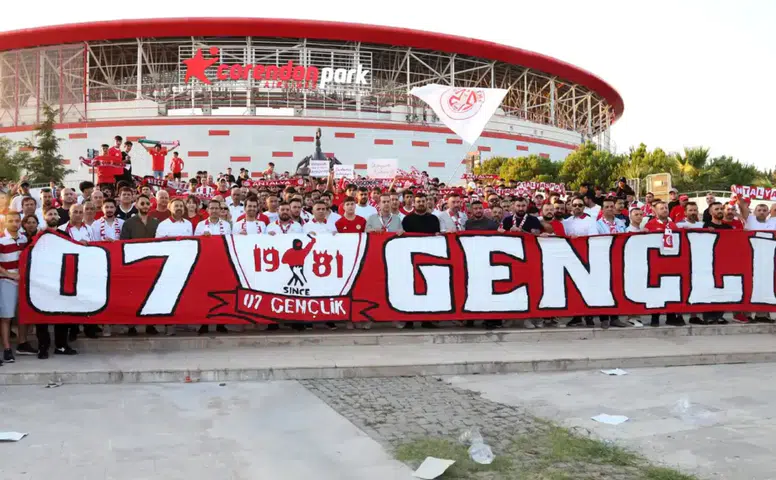 'Antalyaspor Sahipsiz Değildir' Yürüyüşünde Kampanya Çağrısı