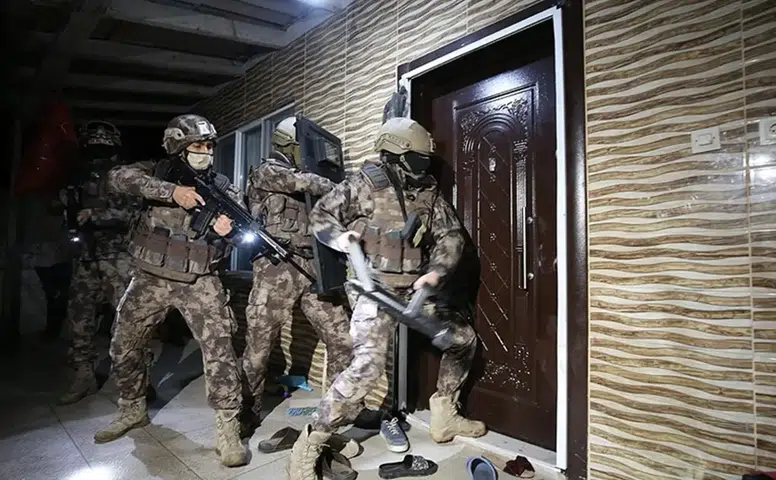 Antalya Dahil 45 İlde Torbacılara Operasyon!