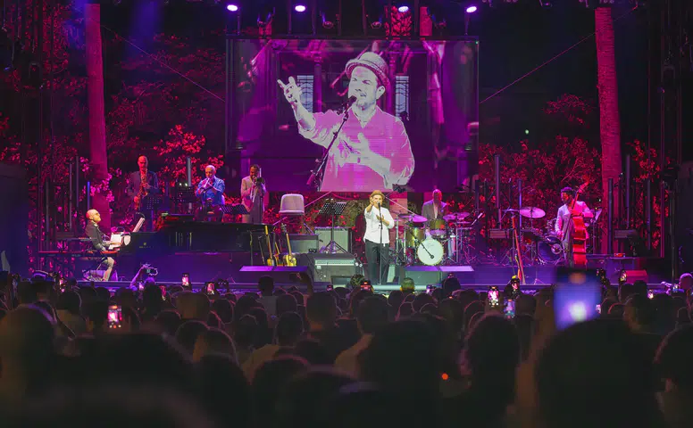 Akra Caz Festivali Başladı!  Festivalde "Kenan Doğulu" Rüzgarı