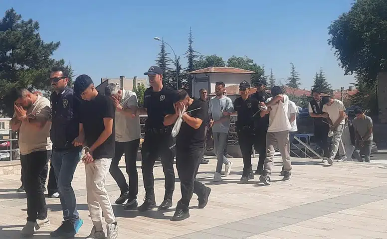 Faizsiz Kredi Vaadiyle 19 Milyon TL Dolandırdılar!
