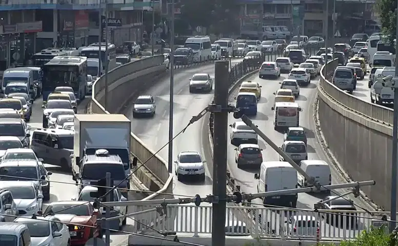 Antalya'da Toplam Taşıt Sayısı Nüfusun Yarısını Geçti