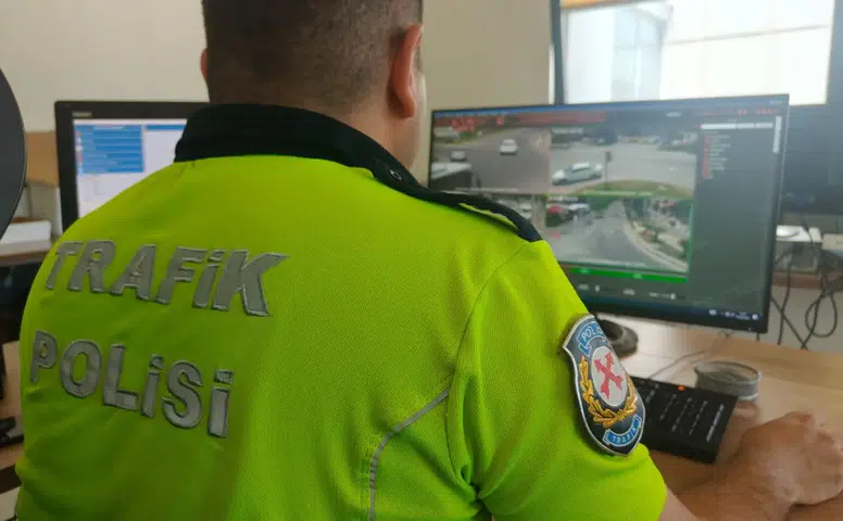 Antalya'da KGYS ve PTS'den 3 Bin 830 Sürücüye Ceza