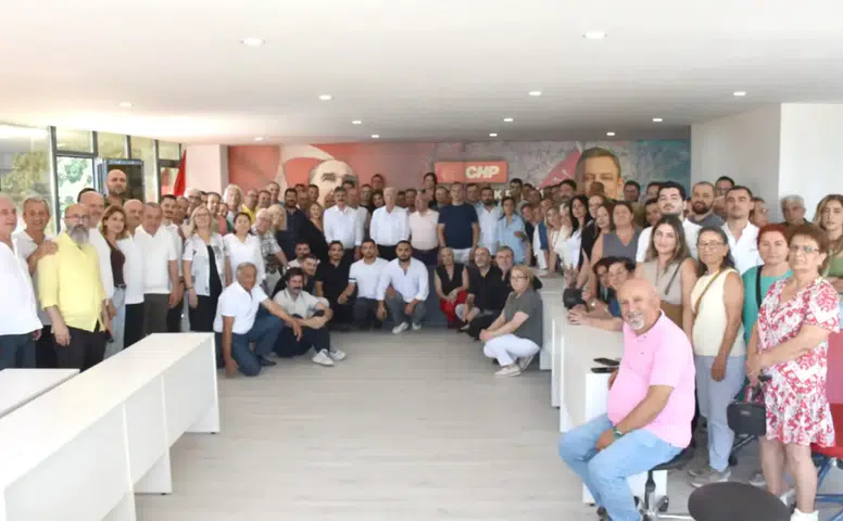 CHP Antalya İl Örgütü Karara Karşı Nöbette