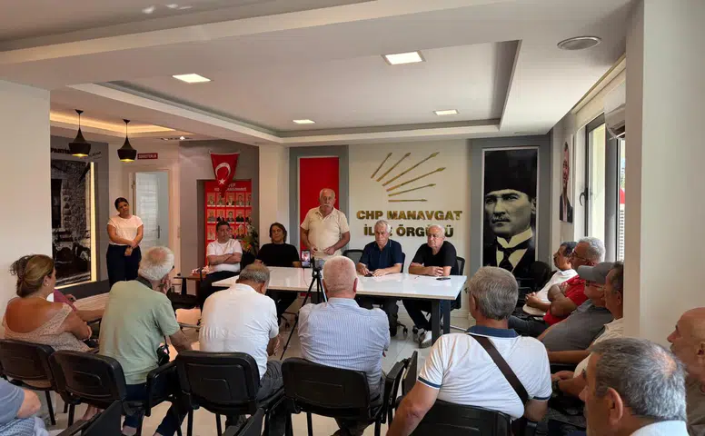 CHP Manavgat’ın Eski İlçe Başkanı ve Yöneticilerinden Toplu İstifa