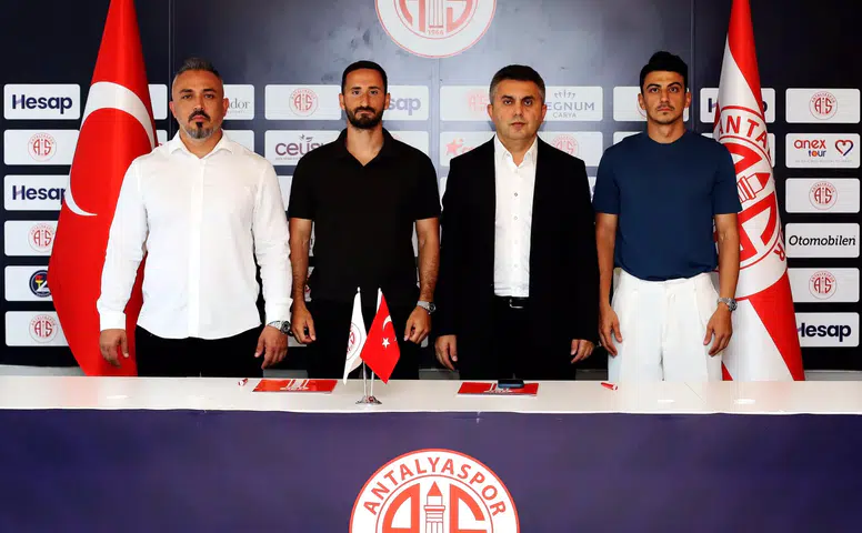 Antalyaspor'dan Transfer Hamlesi: 2 Yıldız İsim 2 Yıl Daha Kadroda