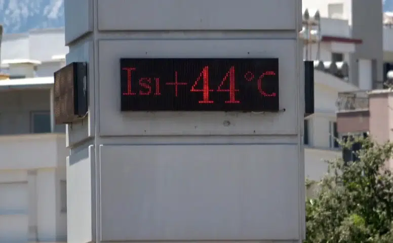 Antalya Kavruluyor! Termometreler 44 Dereceyi Gördü