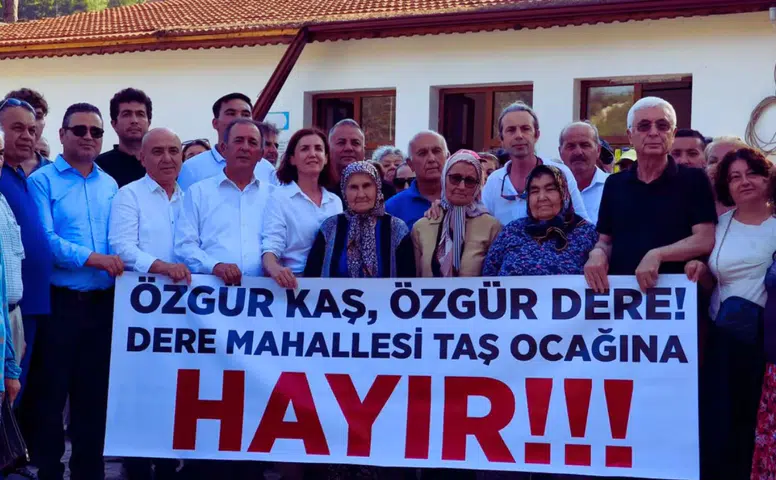 CHP'li Vekiller Kaş'ta Halkla Buluştu: "Mermer Ocağına Geçit Yok"