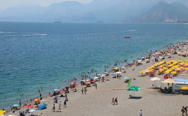 Yabancı Turist Azaldı, Yerli Tatilci Otelleri Doldurdu