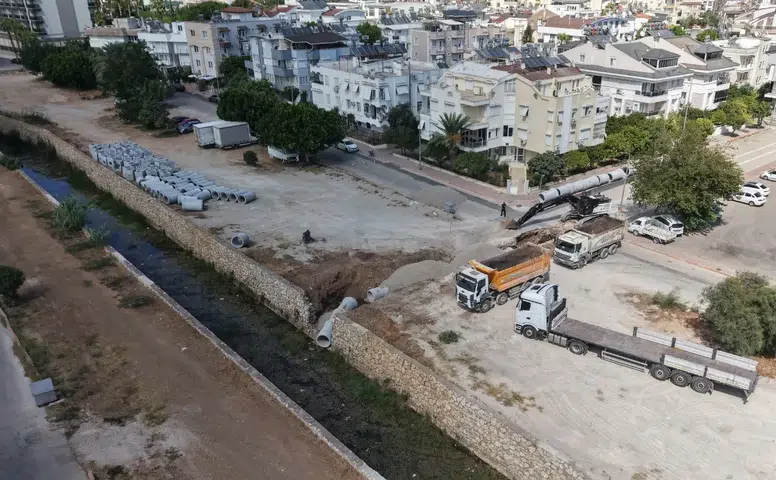 Arapsuyu'nda Drenaj Yapılırken Kanalizasyon Hattı Patladı!