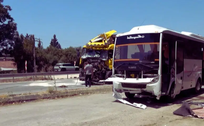 Antalya-Kemer Karayolunda Can Pazarı: Çok Sayıda Yaralı Var