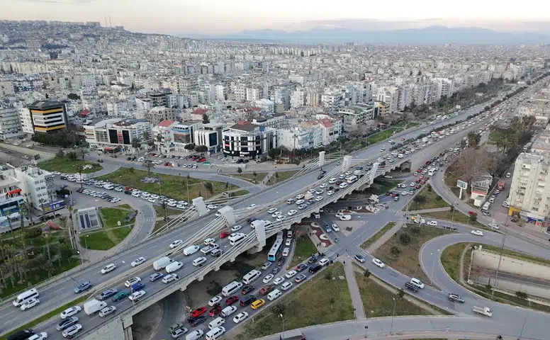 Antalya Yollarındaki Araç Sayısı 1.7 Milyonu Aştı