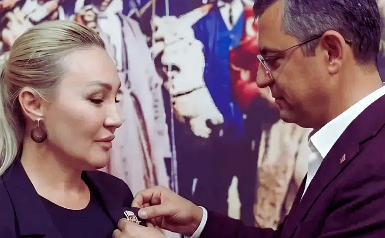 Kepez Belediye Meclis Üyesi Berna Polat CHP’den İstifa Etti