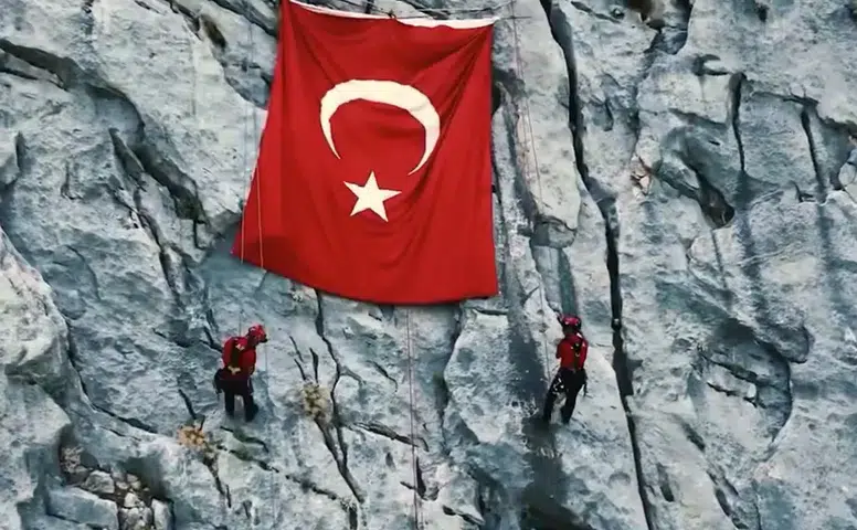 Antalya'da JAK Timinden Nefes Kesen Zafer Tırmanışı