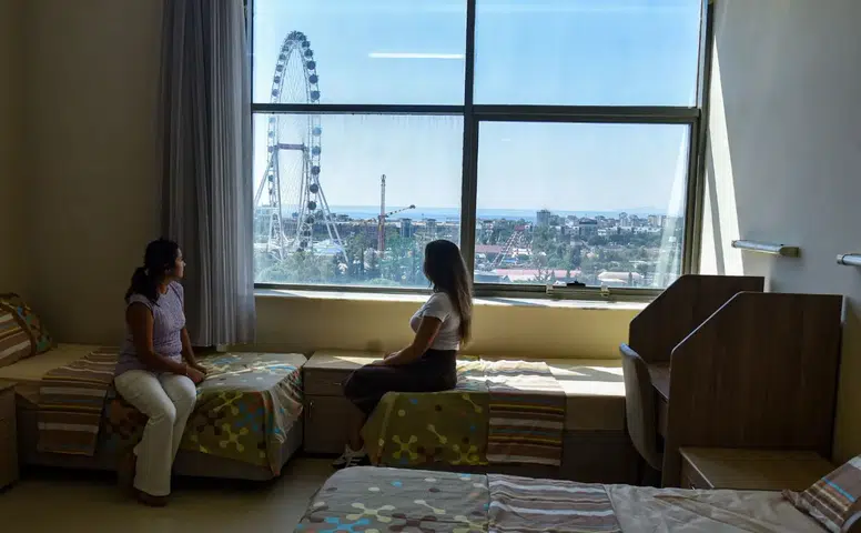 Kiraların 40 Bin Lirayı Aştığı Bölgede Deniz Manzaralı Üniversite Yurdu