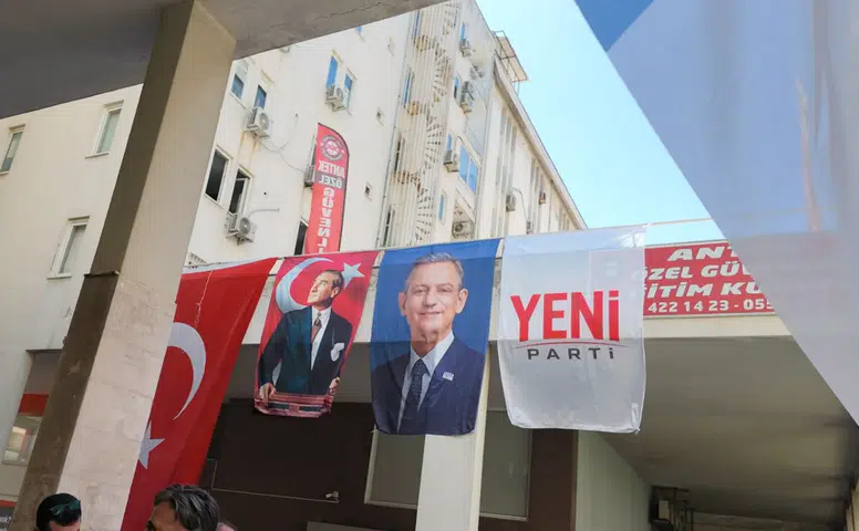 YENİ Parti Muratpaşa'da Delege Heyecanı: 1.500 Üye Sandık Başındaydı