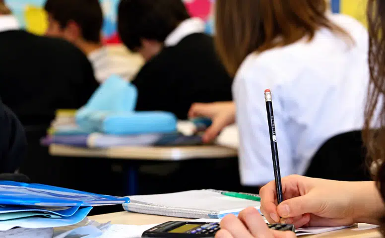 Antalya'da KPSS Heyecanı: Binlerce Aday Memuriyet İçin Ter Döküyor