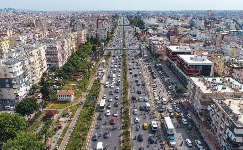 Antalya Trafiğinde Motosiklet Sayısı Otomobili Yakalamak Üzere