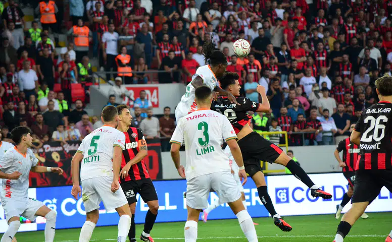 Alanyaspor’dan Çorum FK Karşısında 2-1’lik Galibiyet!