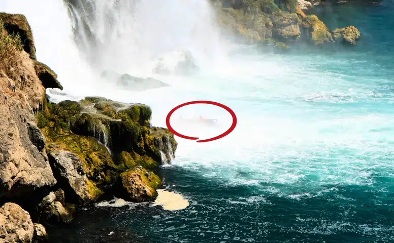 Düden Şelalesi'nde Turistler Tehlikeli Sınıra Girdi!