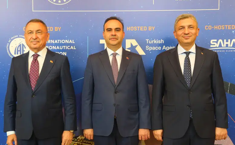 Bakan Kacır: “Yerli Ay Aracı 2027 Yılında Fırlatılıyor”