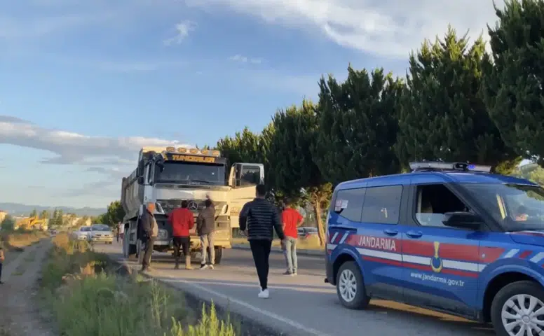 Antalya'da Silahlı Saldırı! Seyir Halindeki Kamyona Kurşun Yağdırdılar