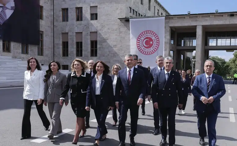 Meclis'te 5. Yasama Yılı Mesaisi Atatürk Anıtı'ndaki Törenle Başladı