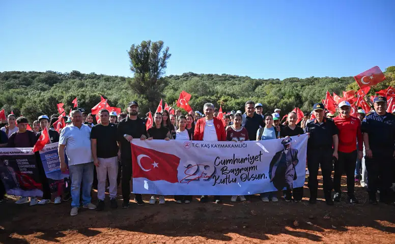 Cumhuriyet Kahramanları ve Yüzbaşı Mustafa Ertuğrul Anıldı