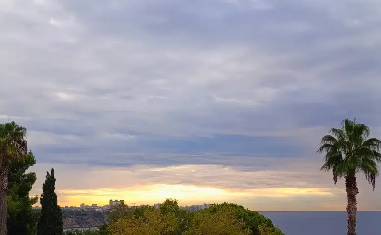 Antalya'da Hafta Sonuna Yağış Damgası