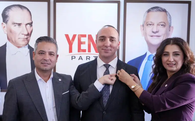 YENİ Parti Antalya’da Konyaaltı ile Üçledi: Cem Kotan Rozeti Taktı