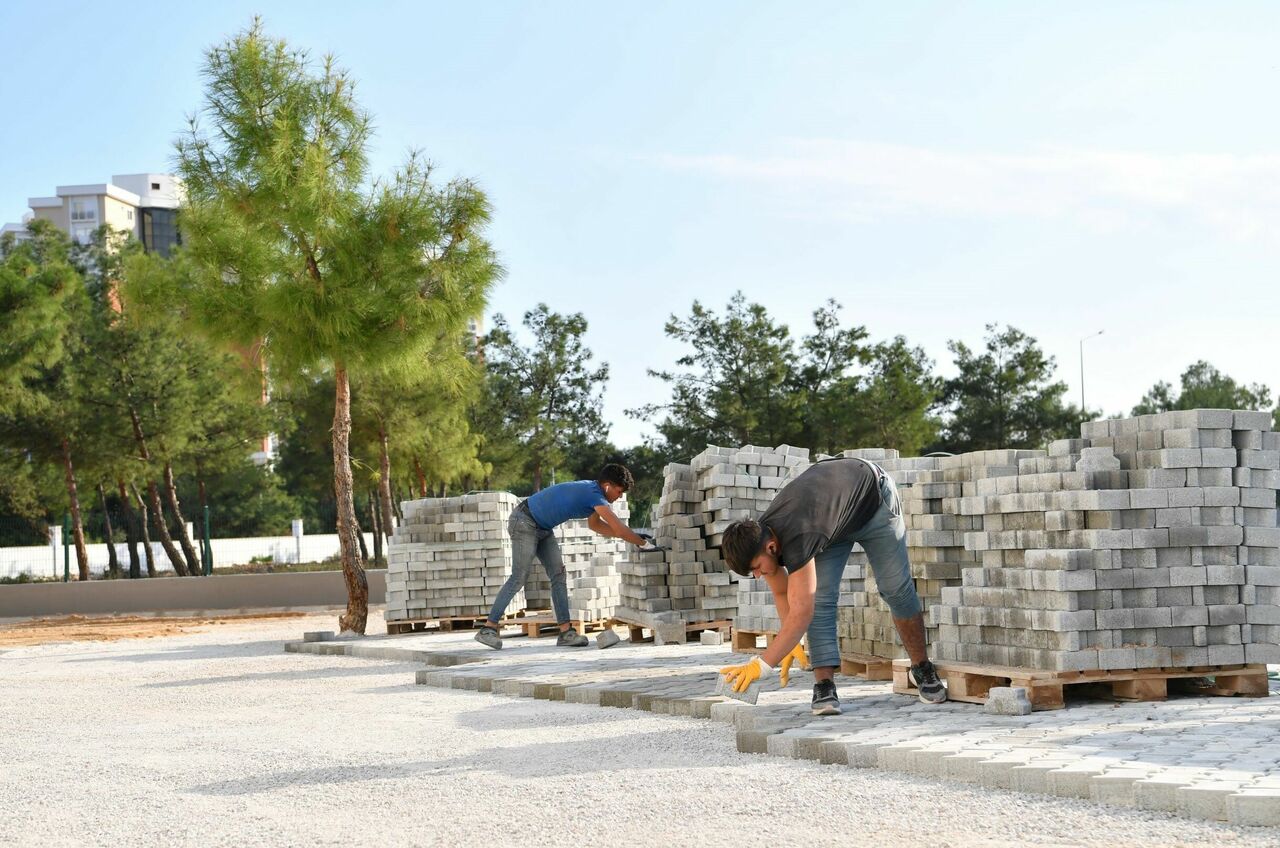 Konyaaltı okullarında çalışmalar sürüyor (1)