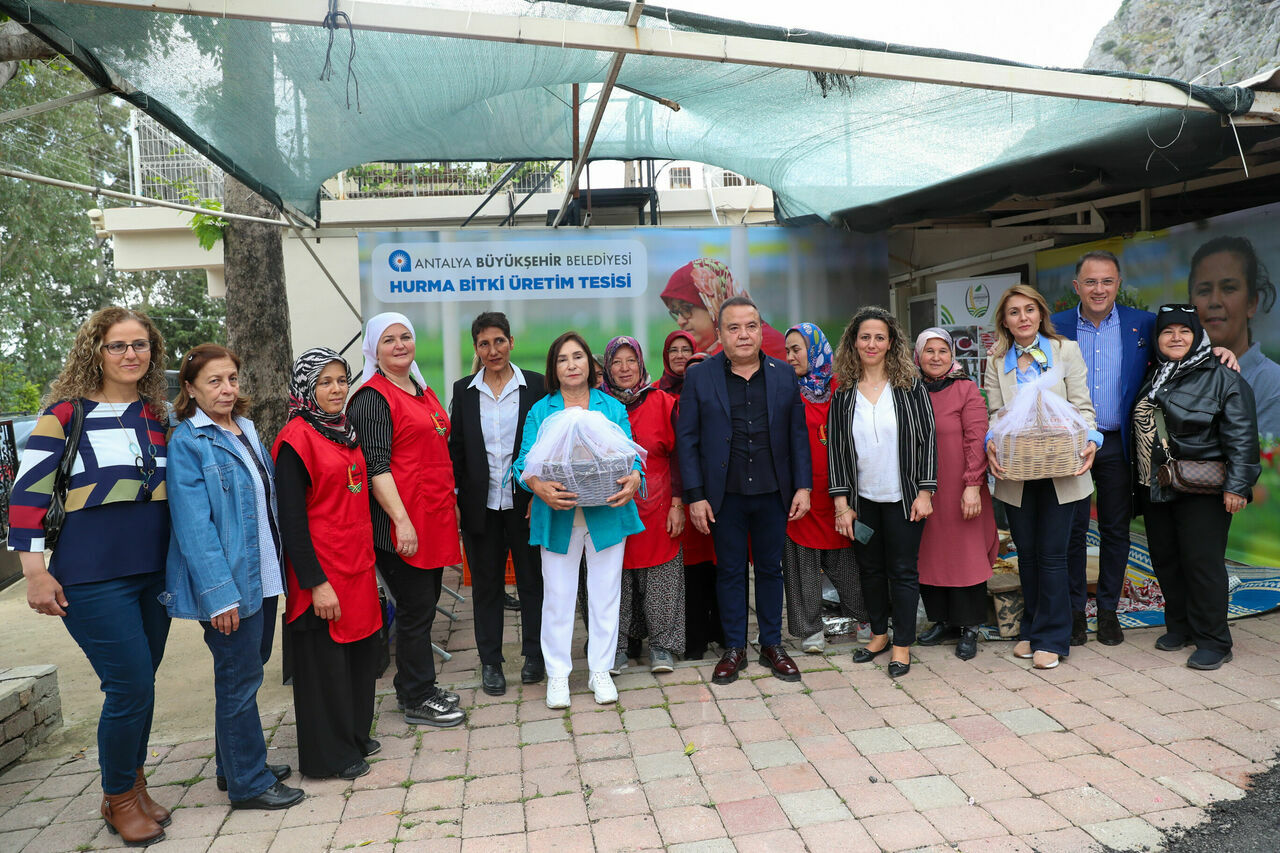 selvi kılıçdaroğlu bitki serası (27)