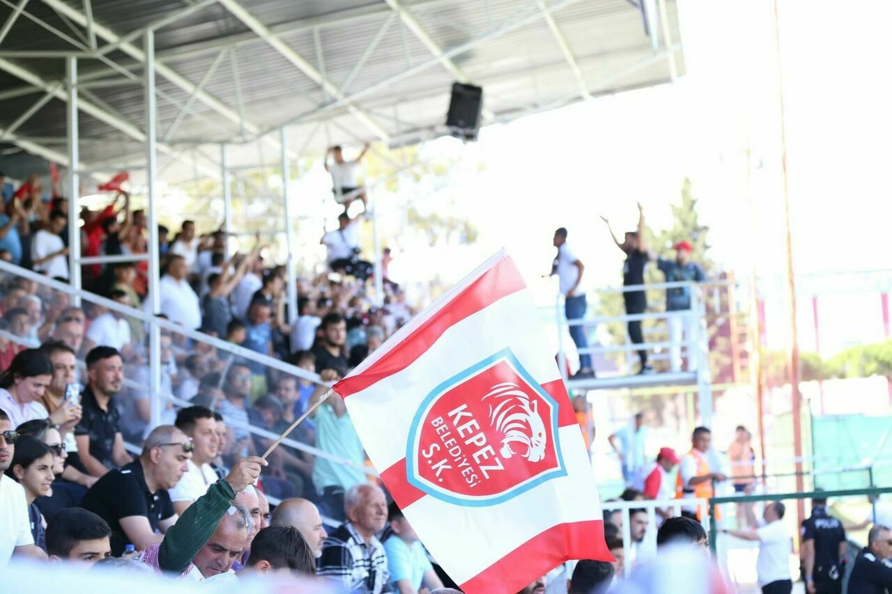 Kepezspor-bayraklari-caddeleri-susleyecek_4
