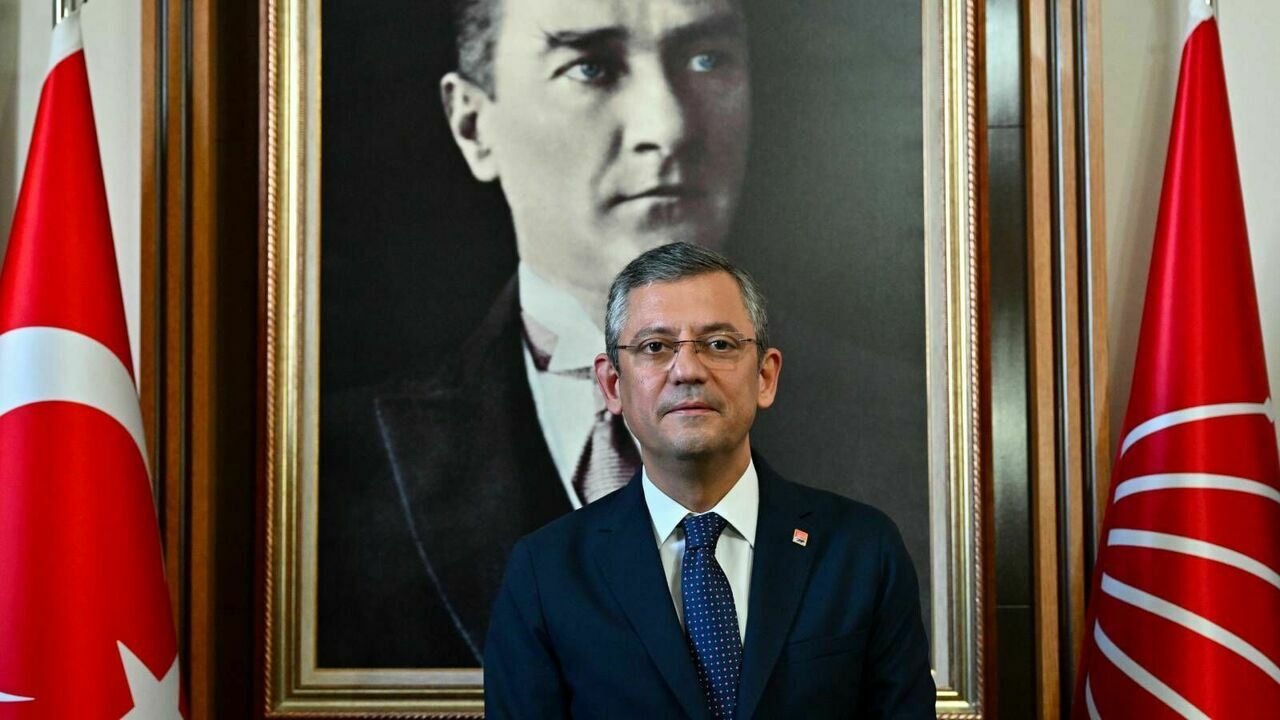 1699544548188-ozgur-ozel-2