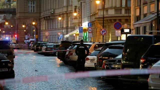 Prag'daki silahlı saldırı nedeniyle maç iptal edildi