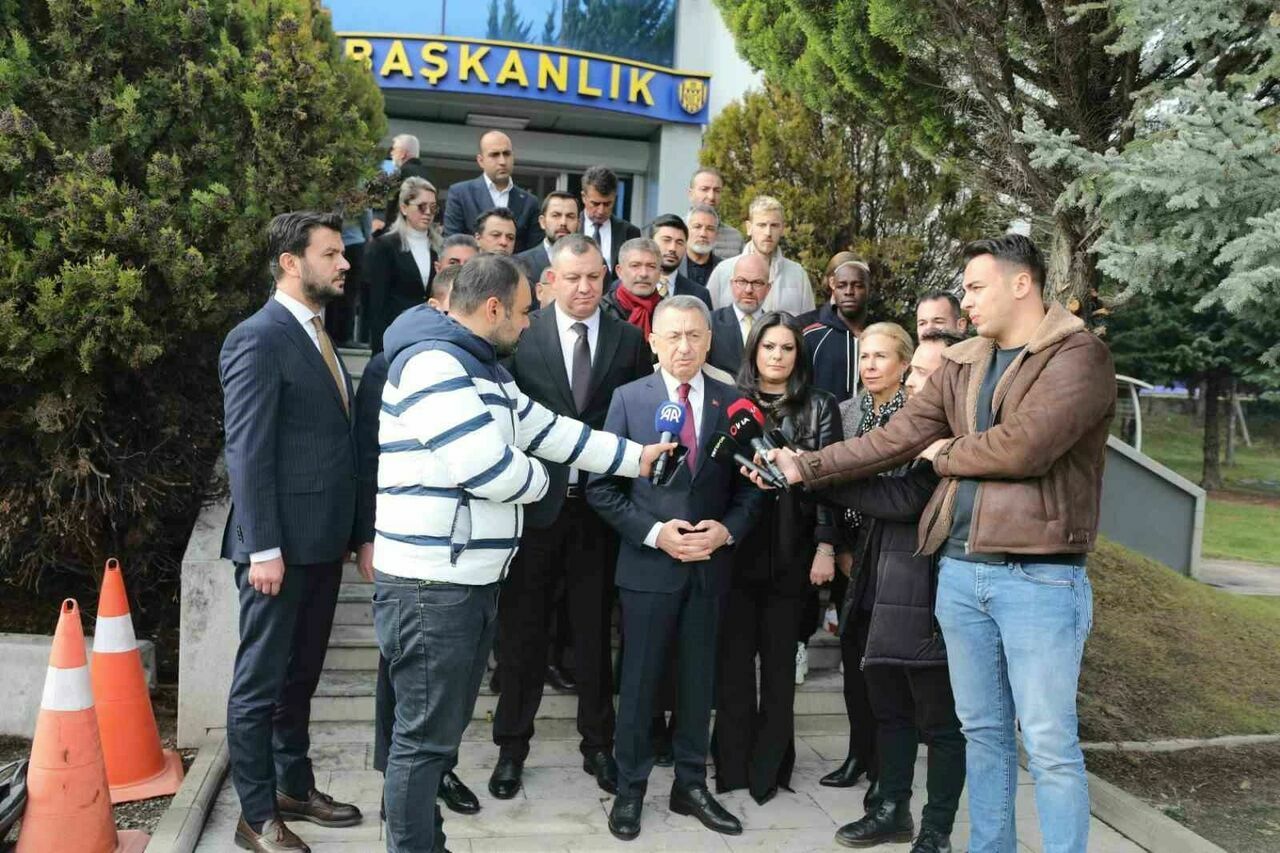 AK Parti milletvekilleri Ankaragücü'nü ziyaret etti