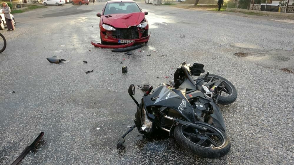 Manavgat'ta Ehliyetsiz Sürücülerin Yüksek Hızlı Yarışı Hastanede Son Buldu!