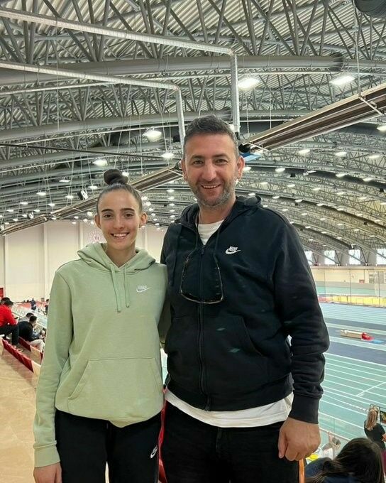 Milli atlet Eda Nur Tulum büyükler 600 metre Türkiye rekorunu kırdı