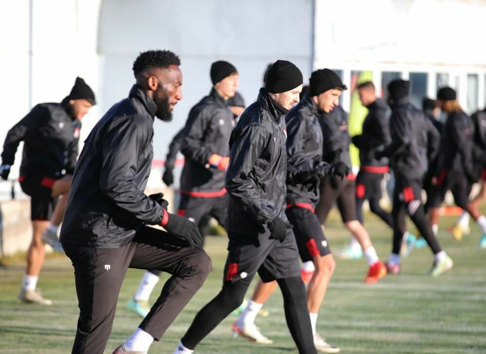 Sivasspor Başakşehir maçı hazırlıklarını tamamladı
