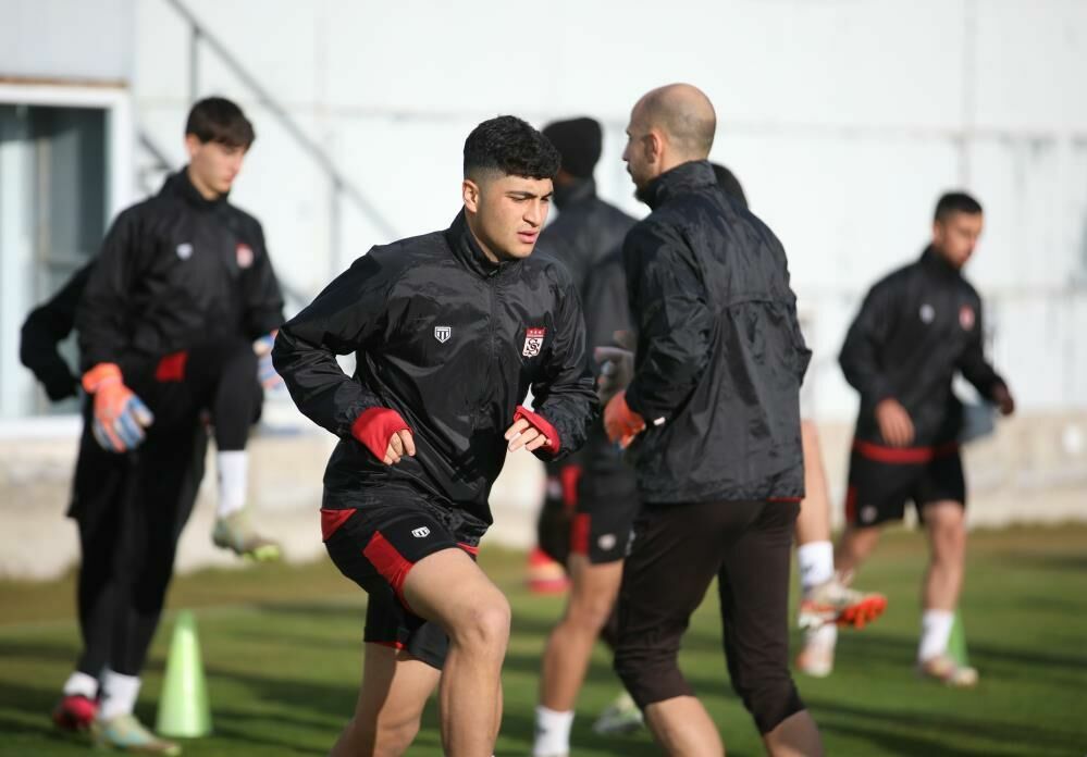 Sivasspor yılın son antrenmanını tamamladı
