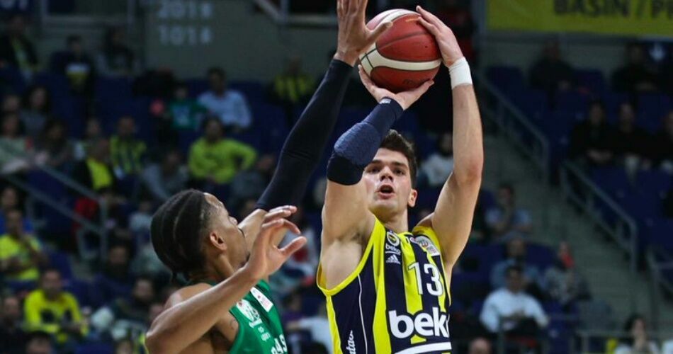 Fenerbahçe galibiyet serisini sürdürdü