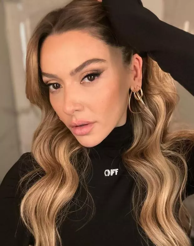hadise 21