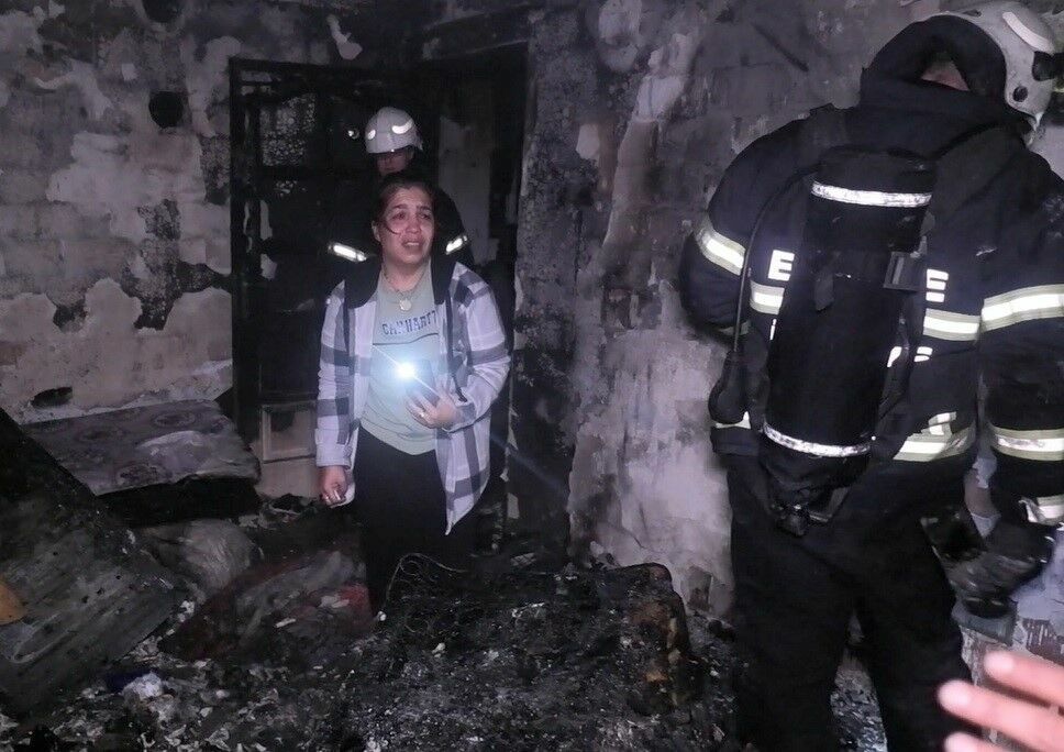 Küle Dönen Evde, Ölen 3 Çocuğunun Hatıralarını Gözyaşlarıyla Aradılar3
