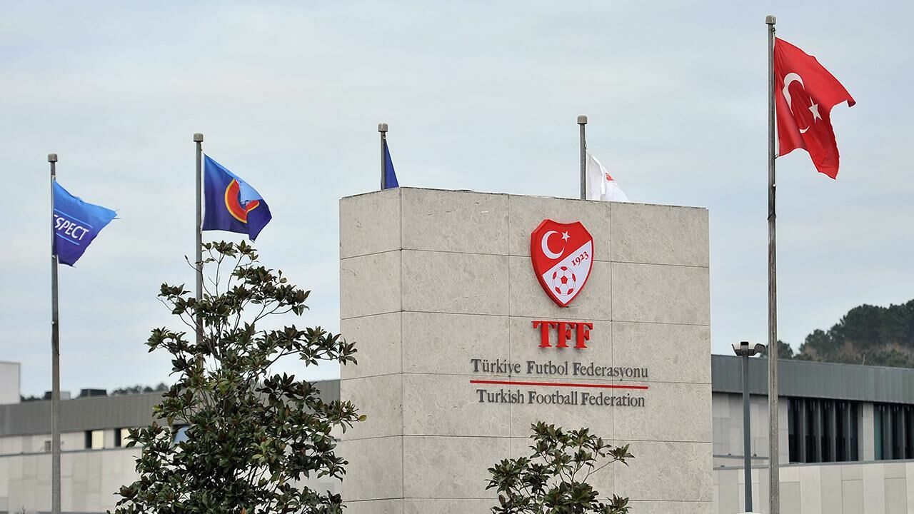 Beşiktaş tezahürat nedeniyle PFDK'ya sevk edildi