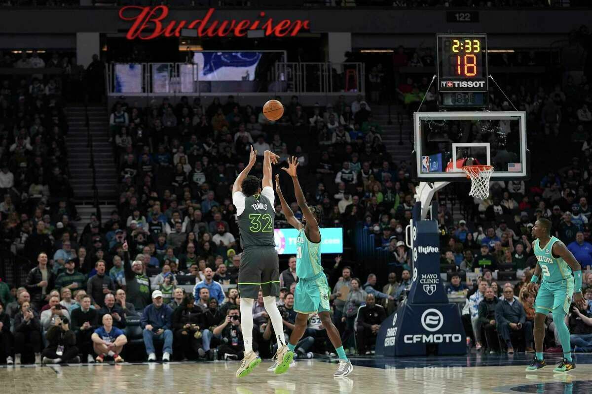 Joel Embiid NBA tarihinde bir daha unutulmayacak