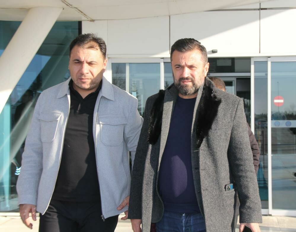 Sivasspor'un yeni hocası Bülent Uygun heyecanla karşılandı