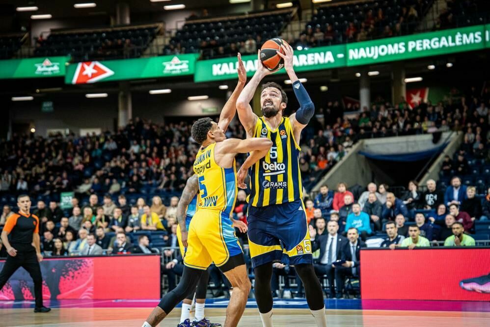 Fenerbahçe Maccabi Playtika'yı 35 sayı farkla devirdi
