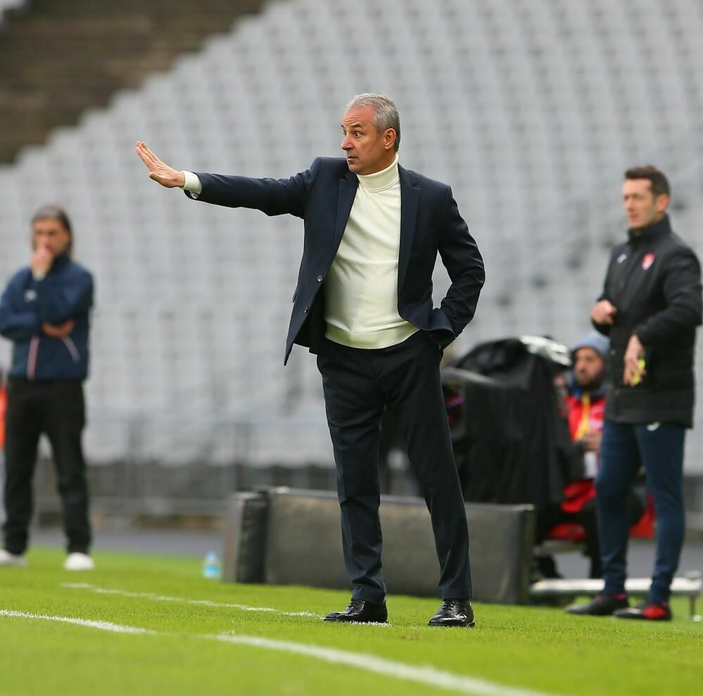 İsmail Kartal Fenerbahçe'de tarih yazıyor